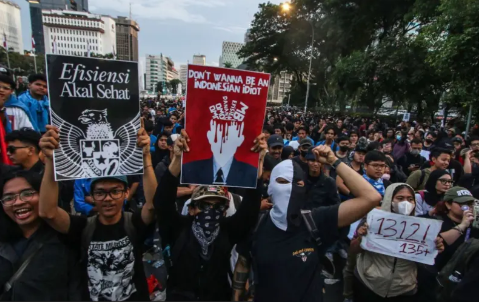 Aparat membungkam jurnalis dan aktivis dengan narasi antek asing, sebut laporan